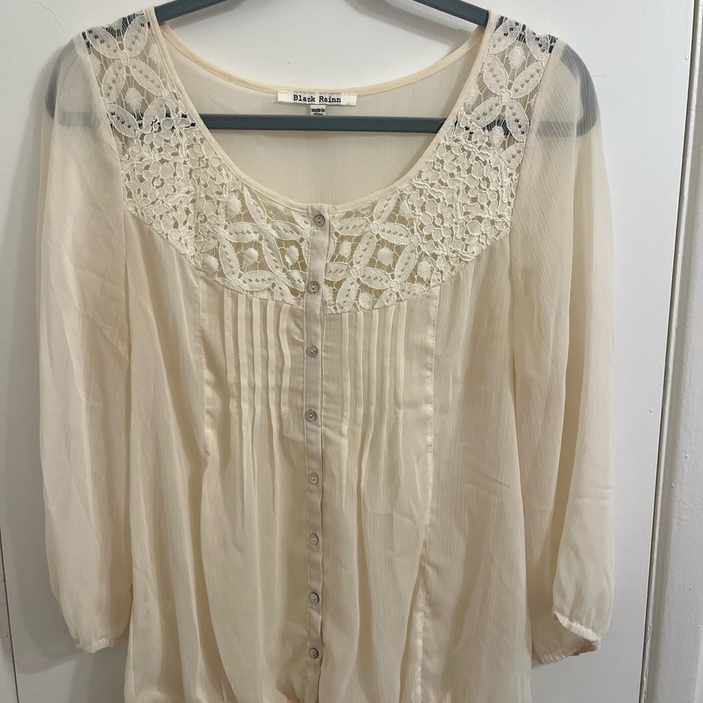 Black Rainn Ivory Button-Down Blouse with Lace Yoke